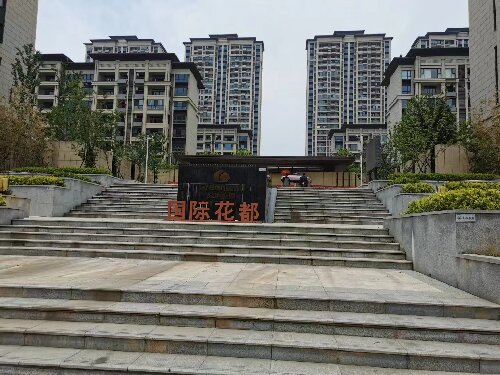 ʏ�����b�^���H����򞷿